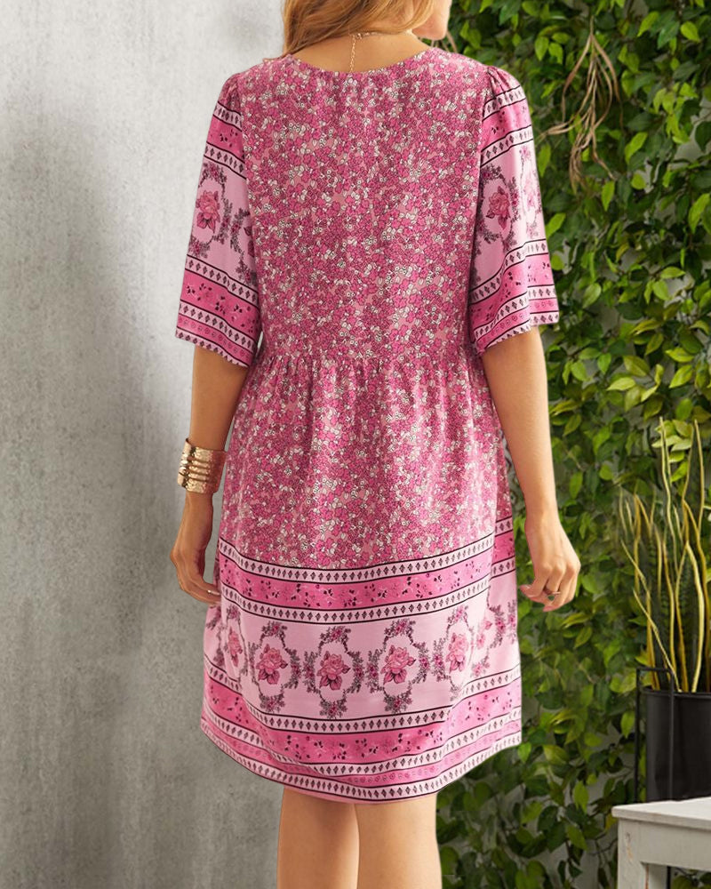 Ivana | Boho-klänning med V-ringning och tryck