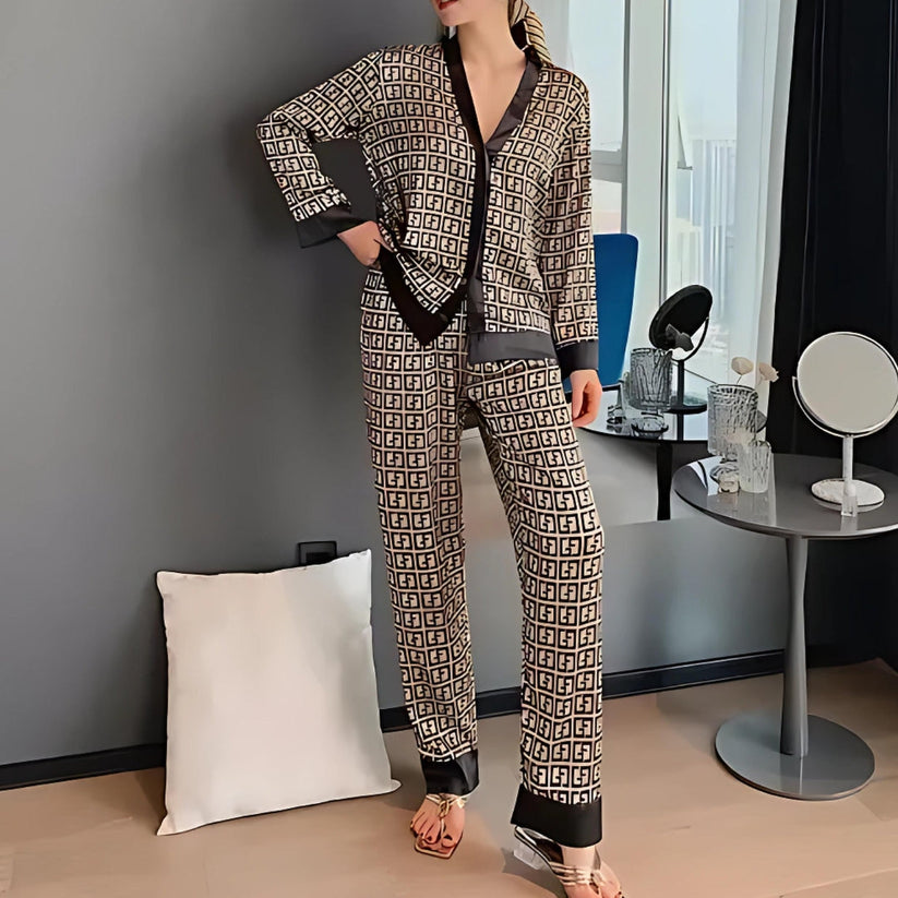 Manon | Loungewear Chic – Geometrisk Design Och Raffinerad Stil 