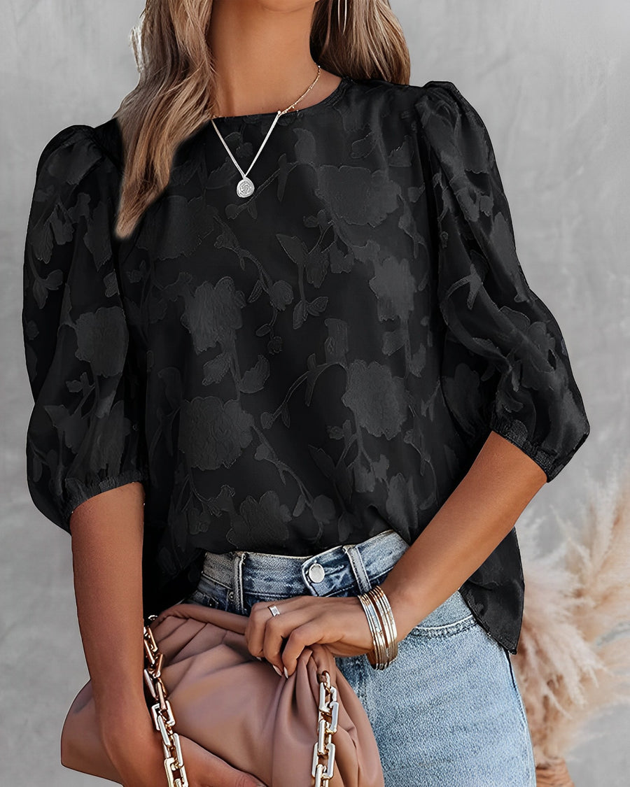Clara | Blus Vit – Strukturerade Ärmar Och Trendig Look 