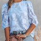 Clara | Blus Vit – Strukturerade Ärmar Och Trendig Look 