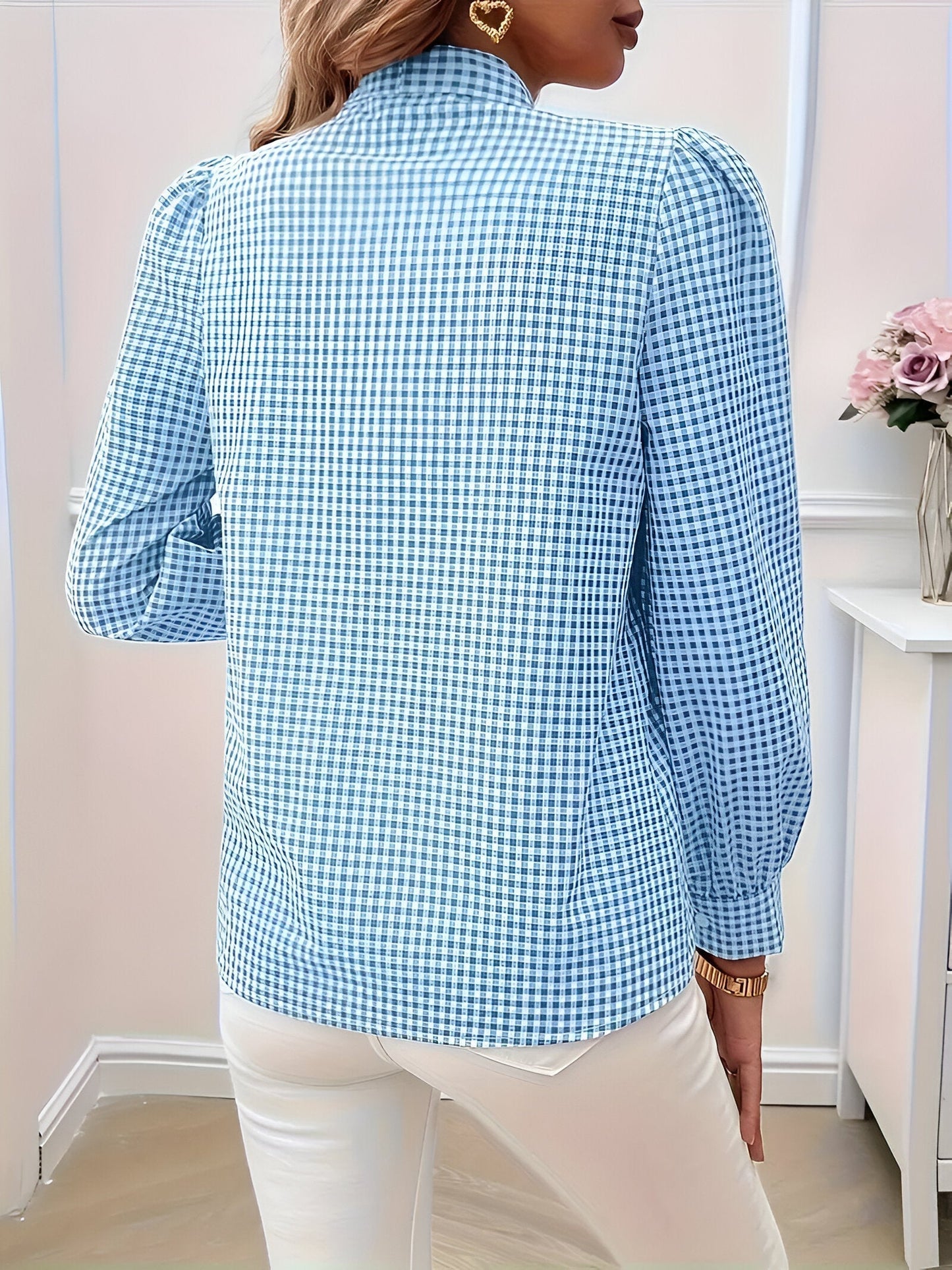 Cézanne | Rutig blus med elegant lavallière 